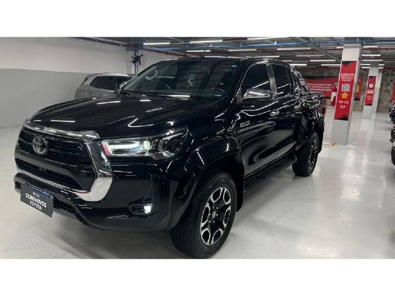 TOYOTA HILUX 2.8 D-4D TURBO DIESEL CD SRX 4X4 AUTOMÁTICO